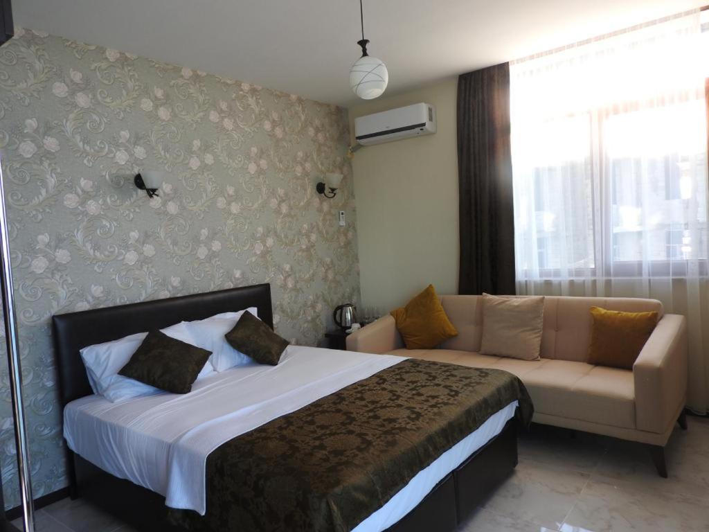 Zeyton Hotel Batumi Exterior photo